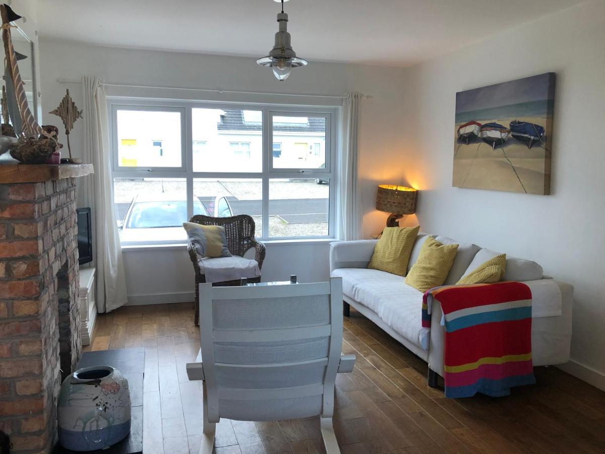 Nanny Willow'S Cottage Portballintrae Exterior photo